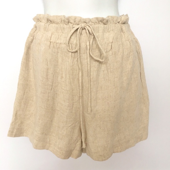 Petal & Pup Hawthorne Shorts Paper Bag High Waist Size US 12 New NWT Beige - Picture 1 of 7